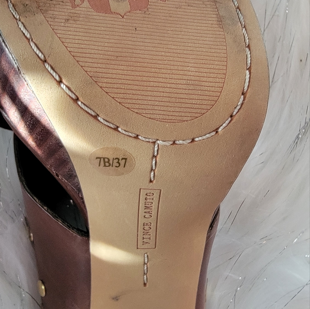 Vince Camuto Leather Sandels - Picture 6 of 6